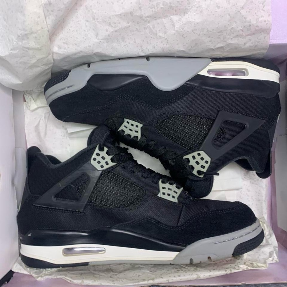 Black and Gray Men's Sneakers